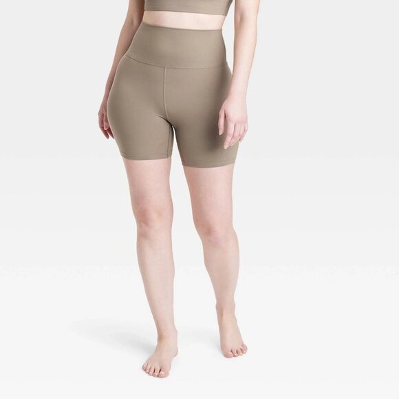 Medium - Womens Soft Ultra High-Rise Bike Shorts 6" - All In Motion - Brown - Picture 3 of 10